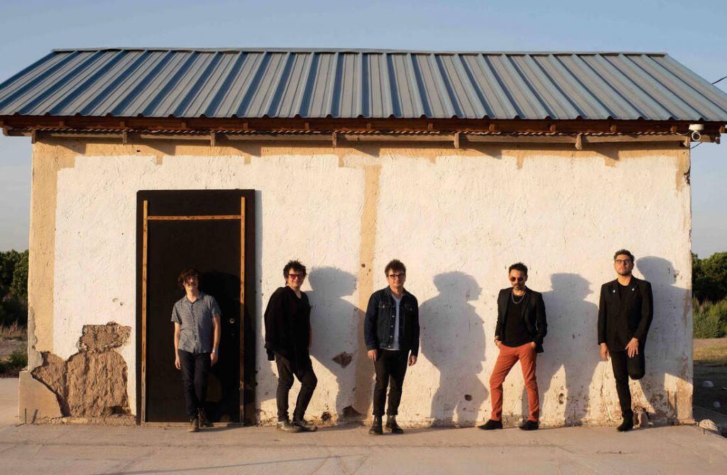 Los Bunkers lanzan libro