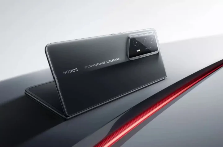 PORSCHE DESIGN HONOR Magic V2 RSR