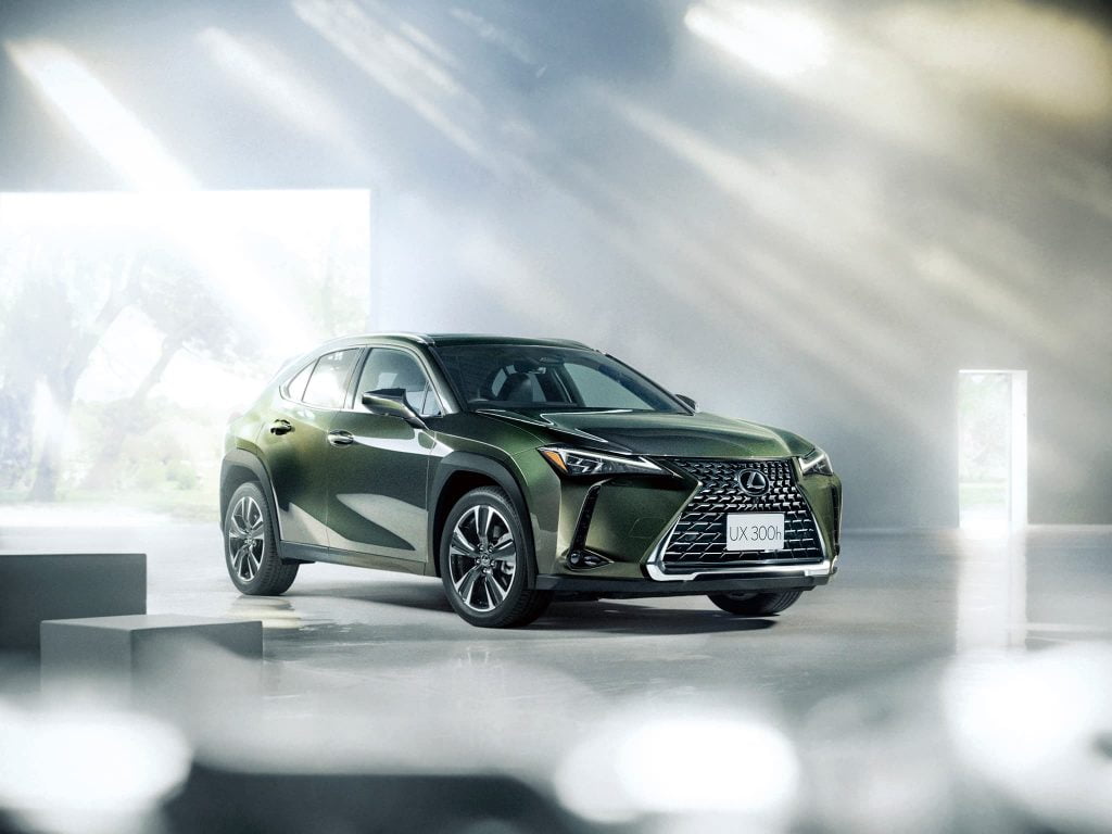 Lexus llega con su tecnología híbrida